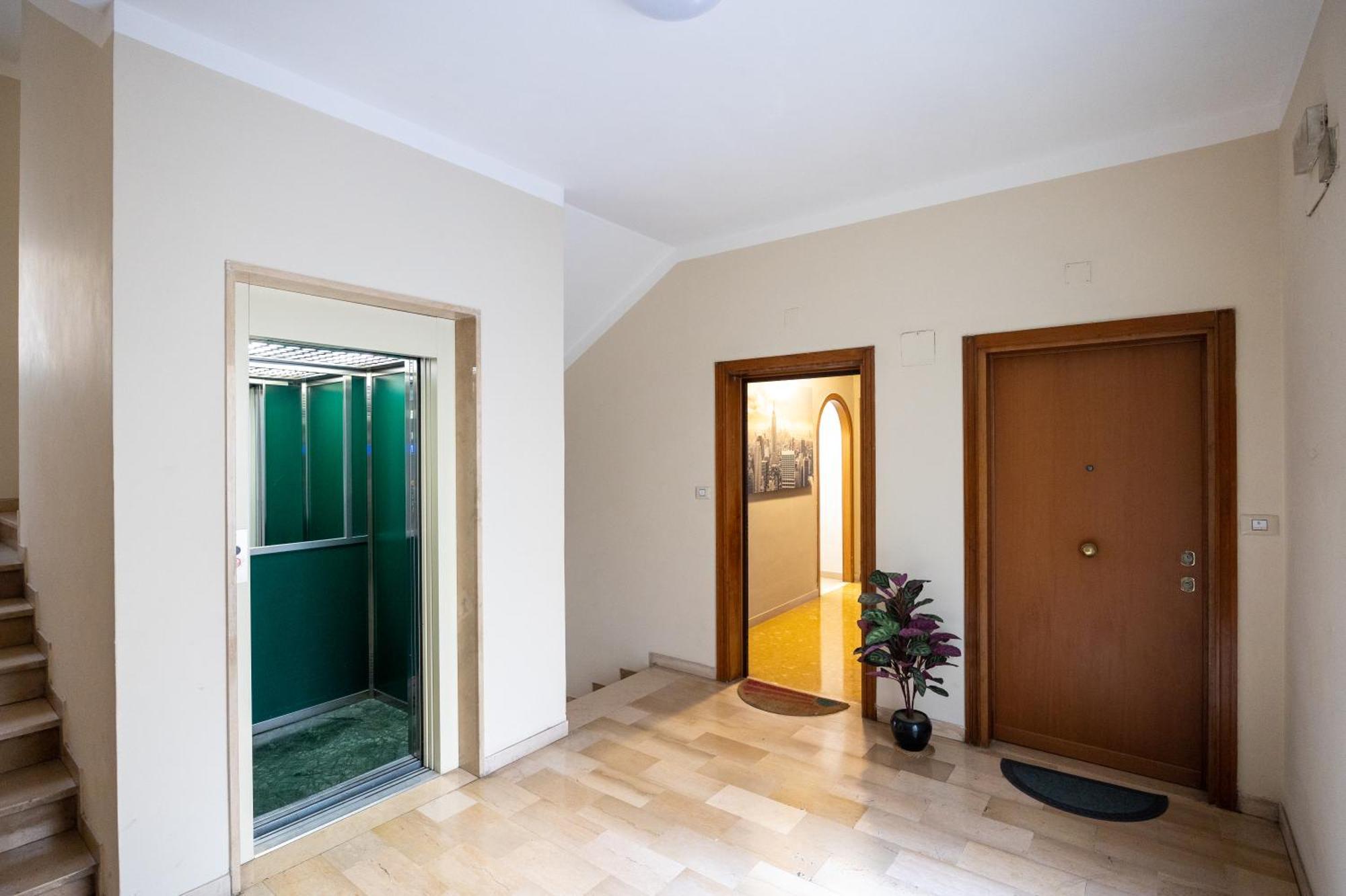 Big Apartment Rome Air Conditioning Wifi Netflix 90 Mq ภายนอก รูปภาพ